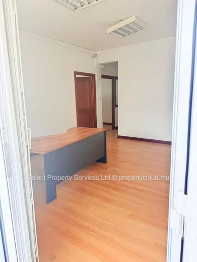 Immeuble commercial rénové à vendre à proximité du Caudan, Port Louis