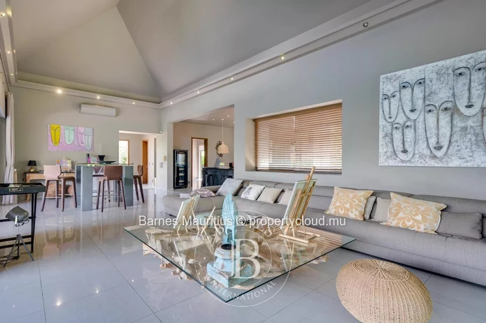 GRAND BAIE - Villa high standing - 5 bedrooms