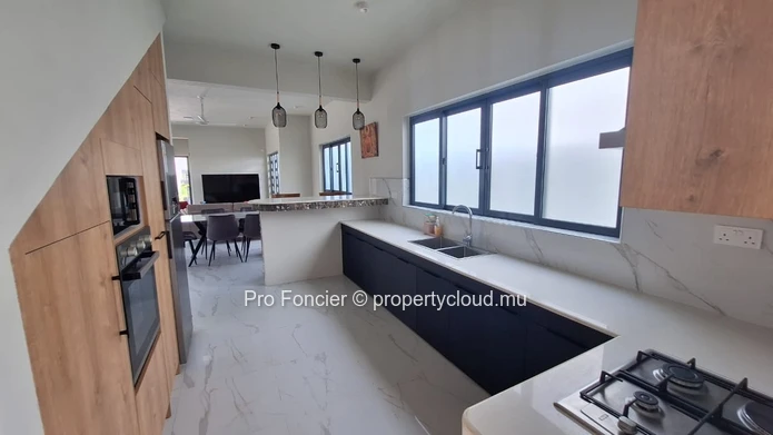 Maison à Louer à Grand Baie - Belle villa neuve contemporaine