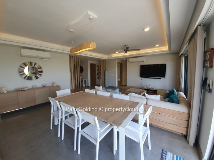 Luxurious 3 Bedroom Penthouse with Jacuzzi | Grand Baie 