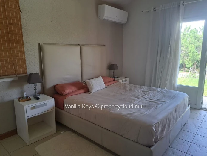 Live the Tropical Elegance -Local Investment Only