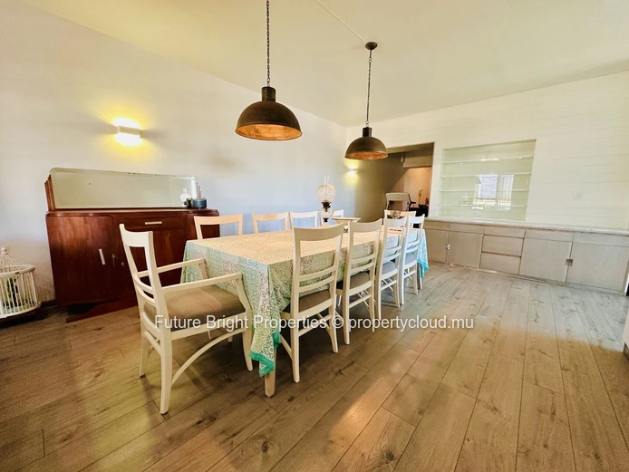 Elegant Apartment with Panoramic Views in the Heart of Rose Hill