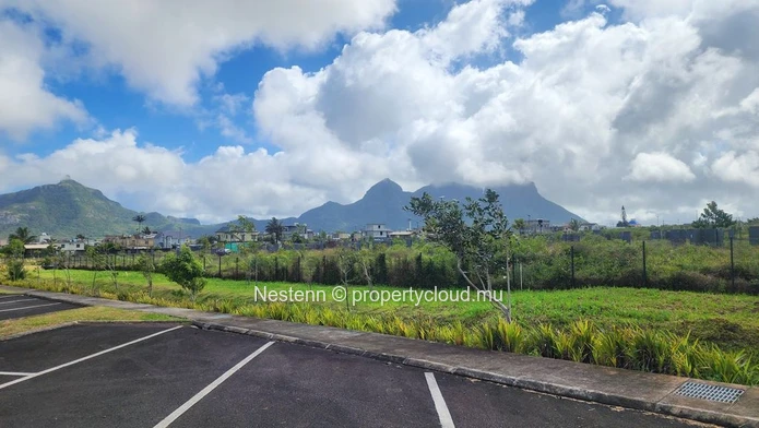 Land for sale in L'Avenir , Moka Smart City 10.5 Perches fenced with mountain view near schools shops and bus stop.