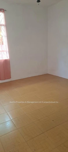 Maison 6 chambres à Vacoas — grand espace lumineux en complexe résidentiel