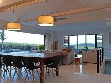 5 Bedroom Villa