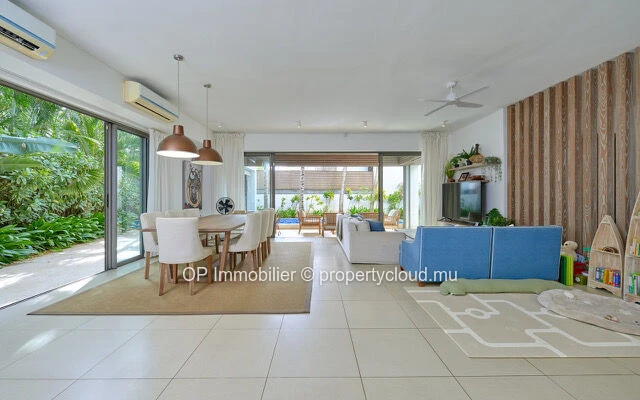 Townhouse RES 3 chambres avec piscine privée à vendre à Péreybère