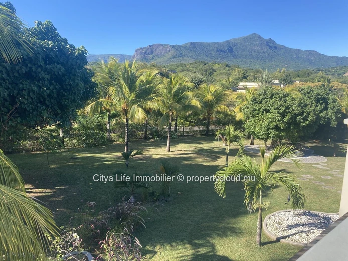 Villa Contemporaine de Luxe à Vendre à Rivière Noire, Île Maurice