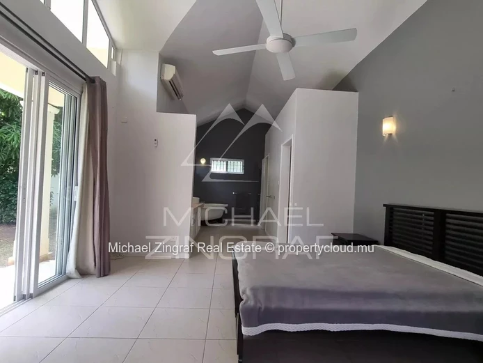Elegant 4-Bedroom Villa with Pool in Black River