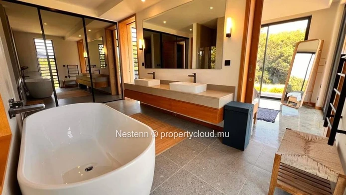Découvrez la Villa Imazinn: Une évasion d'exception au cœur du Domaine de Courchamps