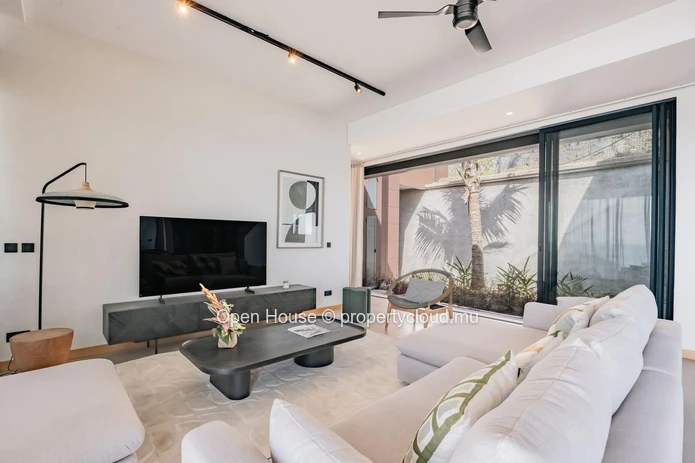 VILLA PDS à vendre à Tamarin, surface de 455m², 4 chambres, piscine.