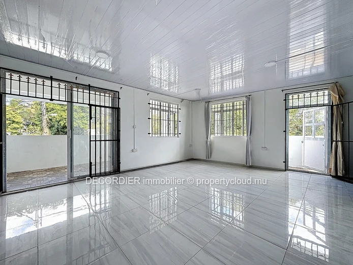 À Louer – Immeuble commercial de 4 Lots à Grand Baie