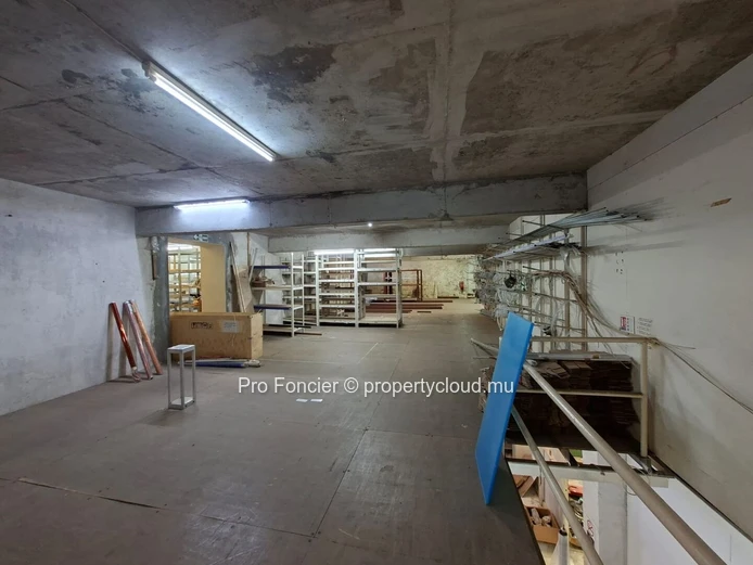 Industrial and Commercial Building for rent in Phoenix - Well situated