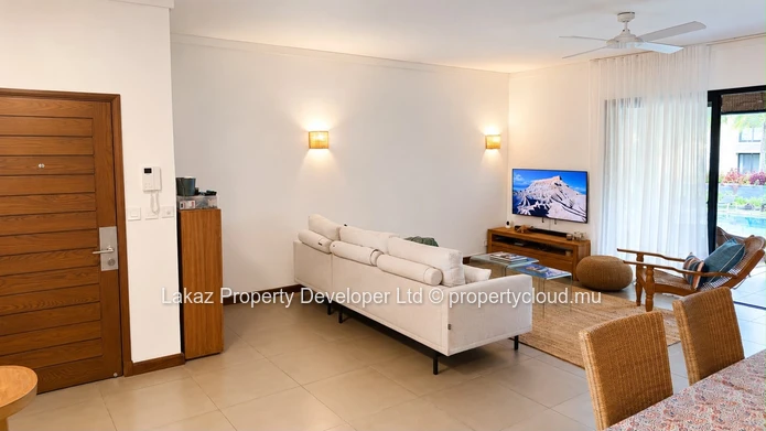 Spacious 2 bedrooms Apartment for rent in Azuri Roches Noires