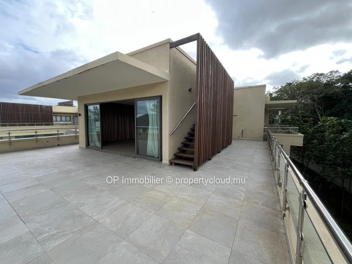 Luxurious Tamarin Penthouse with Breathtaking Sea Views - 367m², 3 Bedrooms, Office, Beachfront Living - Rs 42M