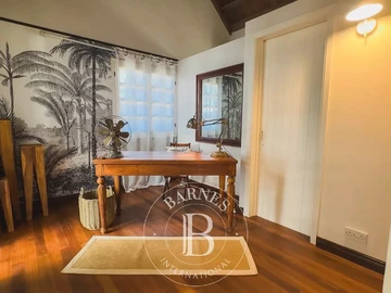 5 Bedroom Villa