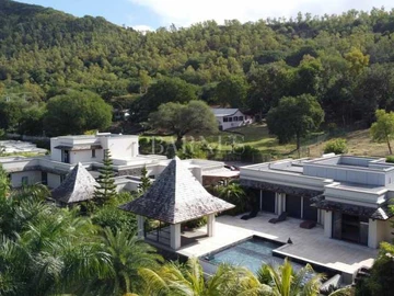 6 Bedroom Villa