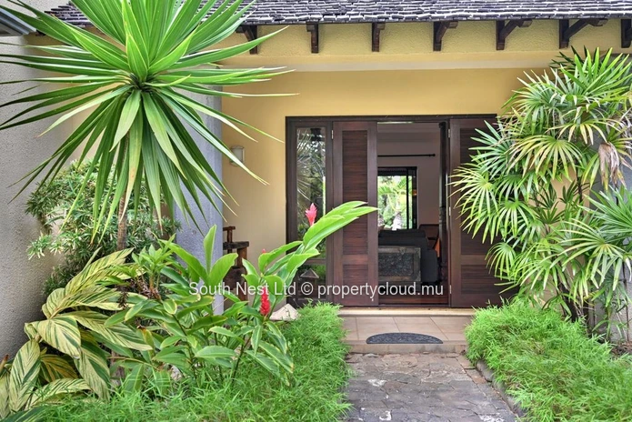 Villa de Prestige dans un Domaine Golfique à Tamarin | Piscine Privée & Vue Montagne