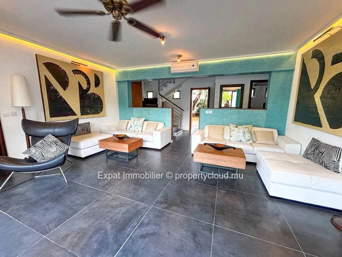 Splendid Villa in Secure Residence with Direct Sea Access at Pointe aux Canonniers 