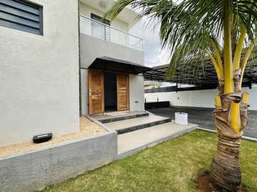 4 Bedroom Villa