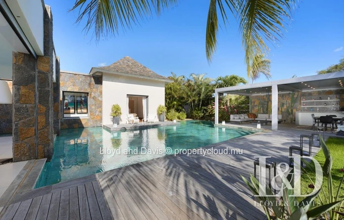 Villa de prestige avec piscine chauffée