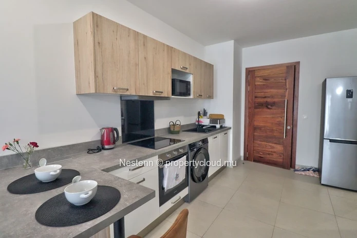Appartement contemporain de 2 chambres dans la Smart City l'Avenir, en parfait état, meublé, vue sur la montagne, par...