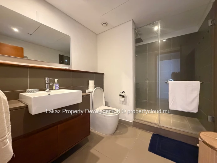 Spacious 2 bedrooms Apartment for rent in Azuri Roches Noires