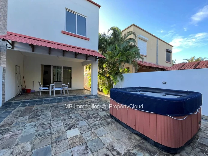 3-bedroom semi-detached villa for rent in pointe aux piments.