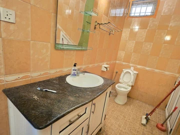 Appartement de 8 Chambres