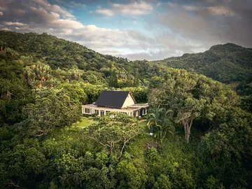 Extraordinaire Villa Cachée Dans Les Montagnes À Vendre