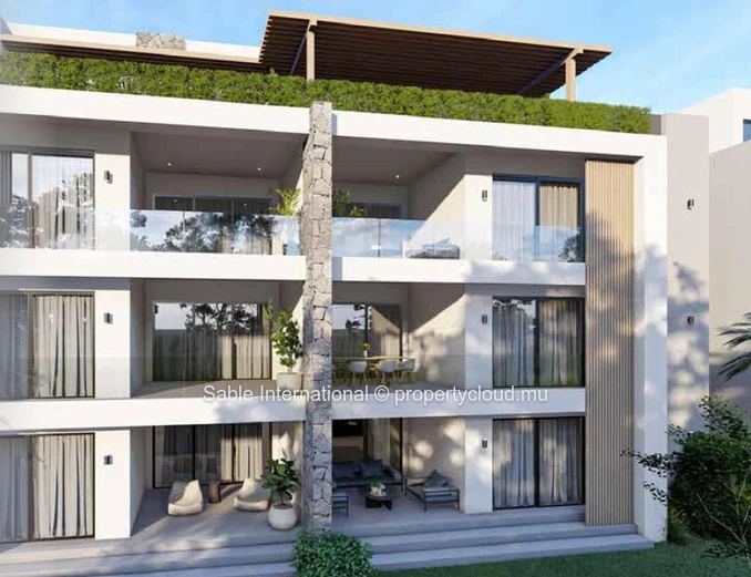Luxury Péreybère Penthouse with Stunning Views, 257m² Living Space, Communal Pool, Close to Amenities