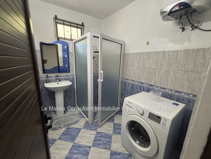 Villa 5 chambres à vendre à Flic en Flac avec jardin