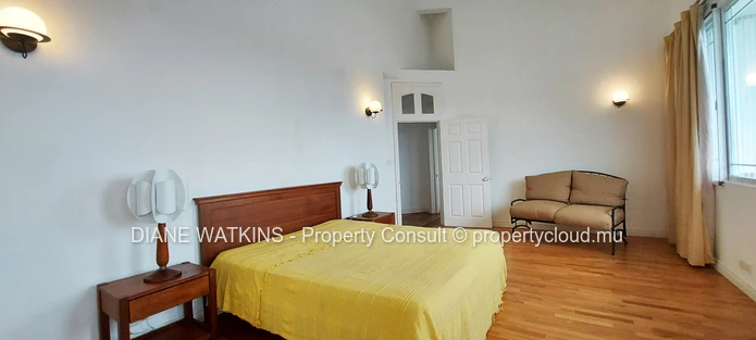 À Louer - Penthouse de 3 chambres à coucher à Floréal