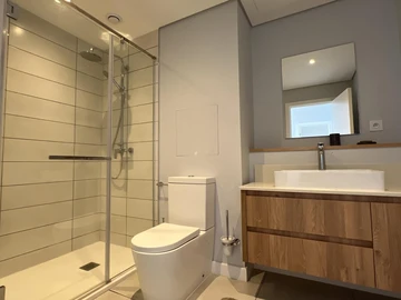 4 Bedroom Townhouse, Duplex