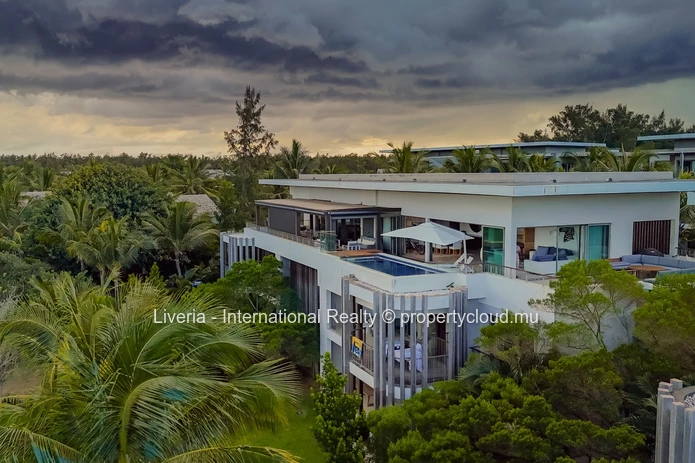 Penthouse for sale in Golf estate