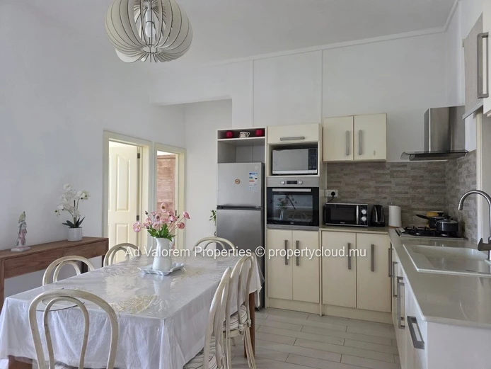 À VENDRE : Superbe appartement de 2 chambres à Kensington Heights, Quatre Bornes! (Mandat exclusif)