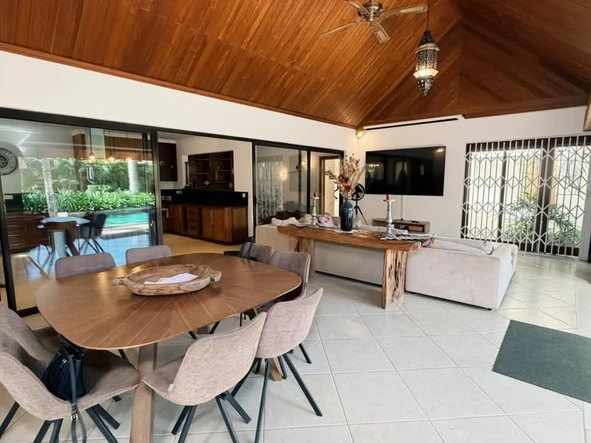 4 Bedroom Villa