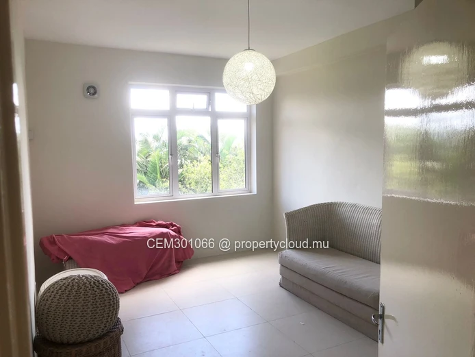 Appartement 3 chambres entièrement rénové avec balcon à louer à Floreal - À 7 minutes à pied de la station de métro  