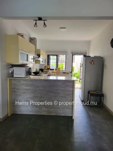 Beachfront Ground-Floor Apartment – Flic en Flac (Sole Mandate)