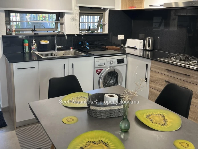 Charming Townhouse in Flic en Flac – Just 5 Minutes from the Beach