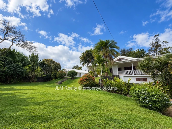 For Rent – Colonial-Style Villa with Private Pool and Separate Studio in Petit Raffray, Mauritius