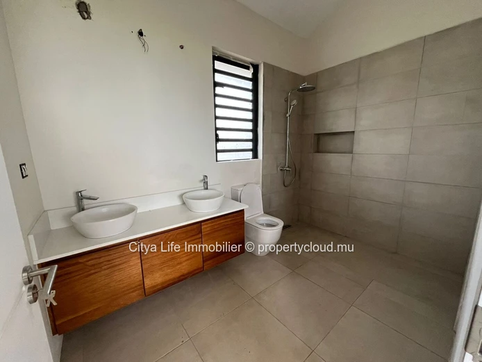 Brand New House with Pool for Sale – Belle Vue Harel Hillside 2