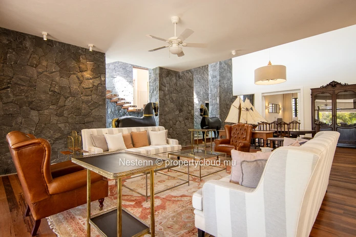 Modern triplex villa with 4 bedrooms