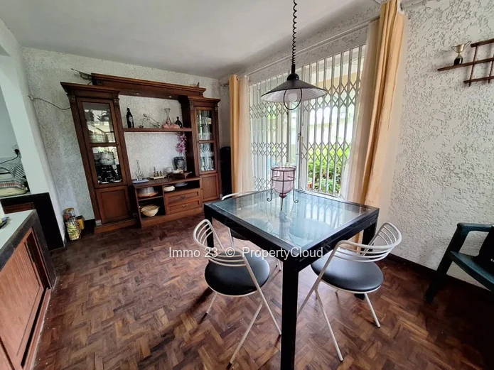 Houses / Villas - 3 bedrooms - Curepipe