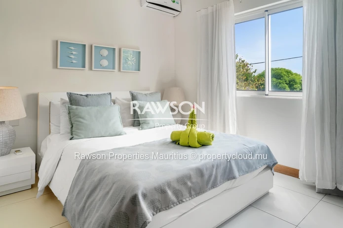 3 En-Suite Bedroom Apartment | Beachfront | Sea View | Swimming Pool | Cap Malheureux