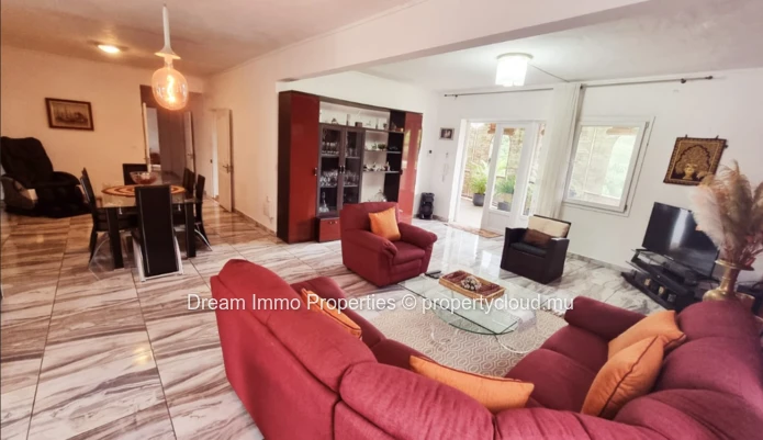 Spacieuse Villa Familiale Proche Mer Au Cœur De Flic En Flac – Ile Maurice