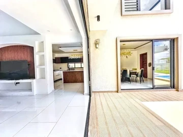 4 Bedroom Villa