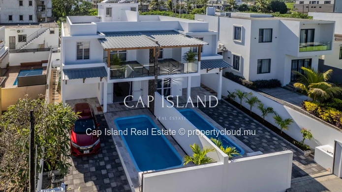 À Vendre – Deux Superbes Duplex au Cœur de Grand Baie