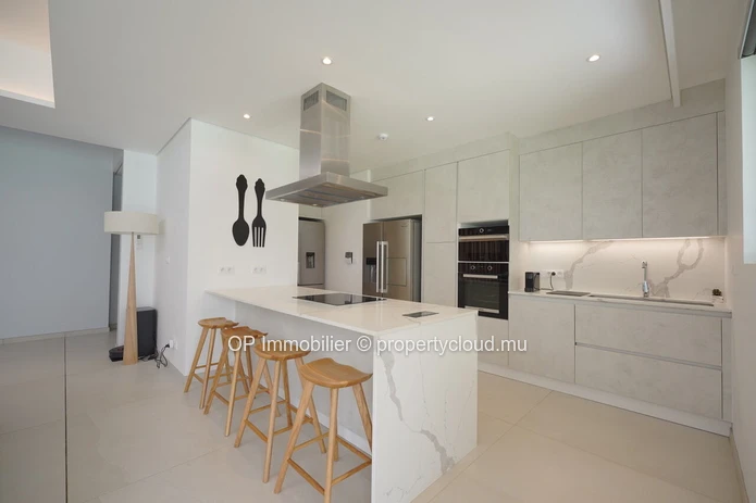 Appartement 3 chambres de 225 m² avec piscine à vendre à Grand Baie