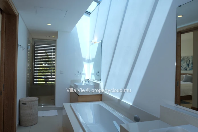 Péreybère - Spacious 3-bedroom duplex with private pool