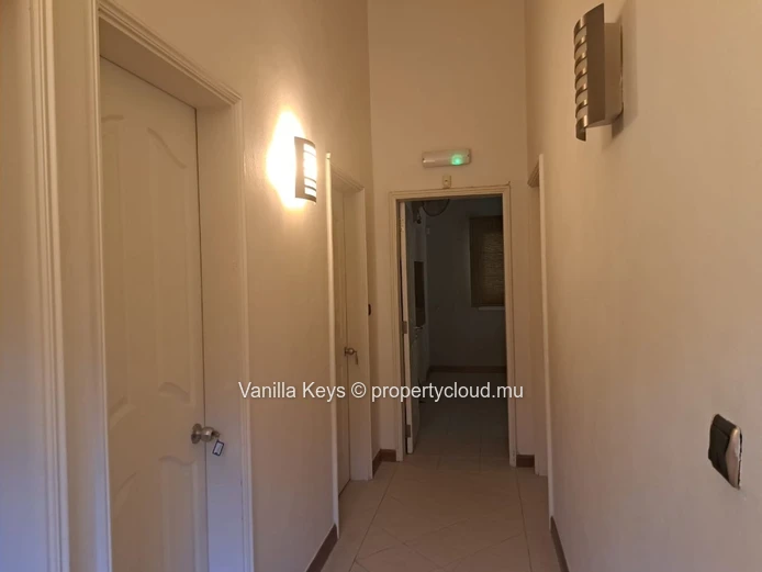 Live the Tropical Elegance -Local Investment Only
